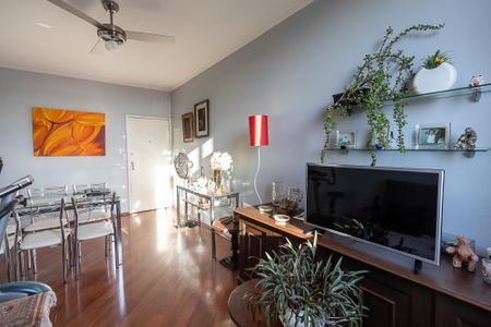 Apartamento à venda com 65m², 2 quartos e 1 vagaSala