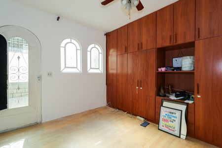 Casa à venda com 181m², 2 quartos e sem vagaEdicula