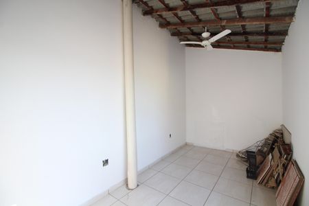 Casa à venda com 44m², 2 quartos e 2 vagasQuarto de Serviço