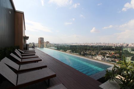 Apartamento para alugar com 30m², 1 quarto e sem vagaÁrea comum - Piscina