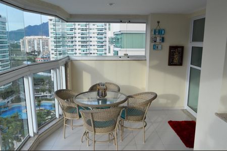 Apartamento para alugar com 90m², 3 quartos e 2 vagasVaranda