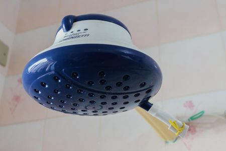 Casa à venda com 180m², 2 quartos e 2 vagasBanheiro 2