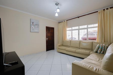 Casa à venda com 180m², 2 quartos e 2 vagasSala