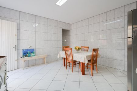 Casa à venda com 180m², 2 quartos e 2 vagasCozinha