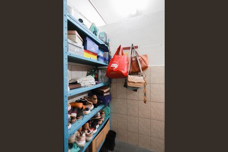 Casa à venda com 180m², 2 quartos e 2 vagasDespensa