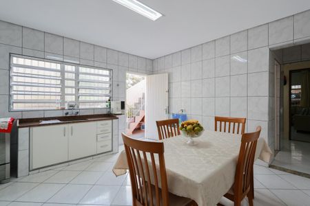 Casa à venda com 180m², 2 quartos e 2 vagasCozinha