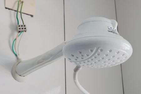 Casa à venda com 180m², 2 quartos e 2 vagasBanheiro 1