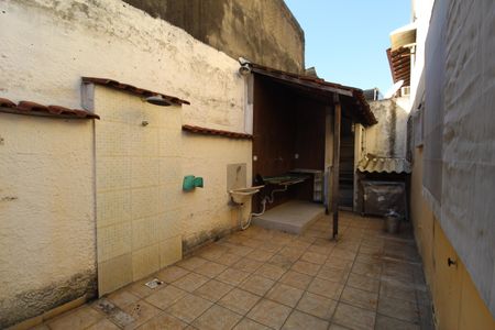 Casa de condomínio para alugar com 160m², 3 quartos e 2 vagasFundos