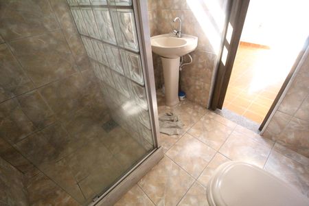 Casa de condomínio para alugar com 160m², 3 quartos e 2 vagasBanheiro da suíte 2