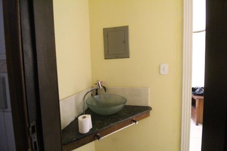 Casa de condomínio para alugar com 160m², 3 quartos e 2 vagasLavabo