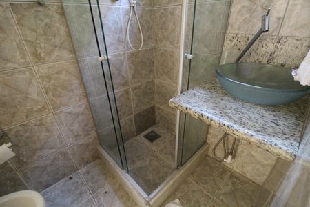 Casa de condomínio para alugar com 160m², 3 quartos e 2 vagasBanheiro da suíte 1