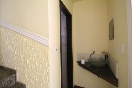 Casa de condomínio para alugar com 160m², 3 quartos e 2 vagasLavabo