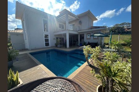 Casa de condomínio à venda com 350m², 4 quartos e 4 vagas