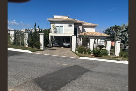 Casa de condomínio à venda com 350m², 4 quartos e 4 vagas