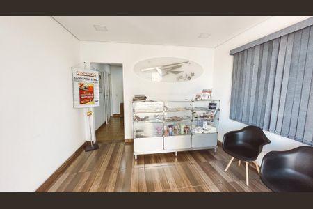 Casa à venda com 260m², 2 quartos e 3 vagasSala 1