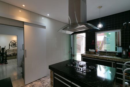 Casa à venda com 318m², 4 quartos e 3 vagasCozinha