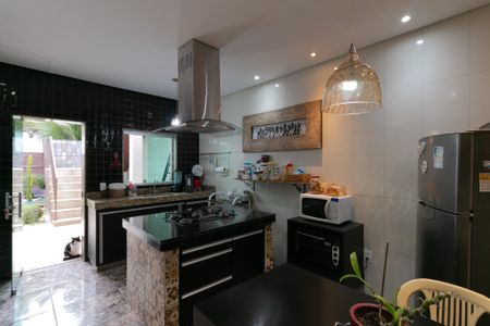 Casa à venda com 318m², 4 quartos e 3 vagasCozinha