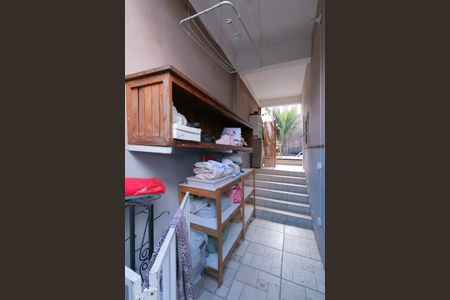 Casa à venda com 318m², 4 quartos e 3 vagasCorredor