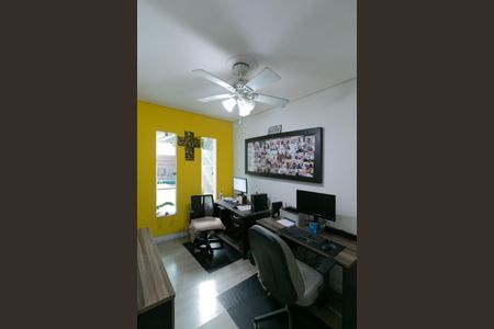 Casa à venda com 318m², 4 quartos e 3 vagasEscritório