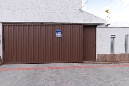 Casa à venda com 318m², 4 quartos e 3 vagasFachada/Placa