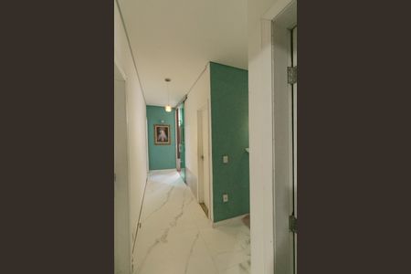 Casa à venda com 318m², 4 quartos e 3 vagasCorredor