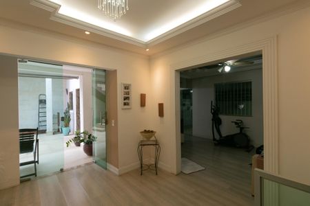 Casa à venda com 318m², 4 quartos e 3 vagasCorredor
