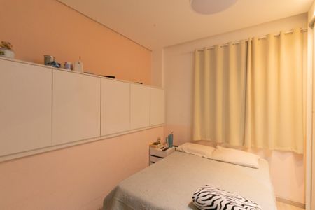 Casa à venda com 318m², 4 quartos e 3 vagasQuarto