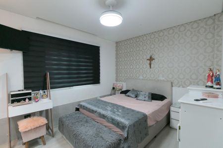 Casa à venda com 318m², 4 quartos e 3 vagasQuarto 2