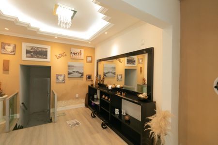 Casa à venda com 318m², 4 quartos e 3 vagasCorredor