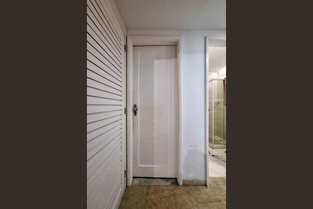 Apartamento à venda com 100m², 3 quartos e sem vagaBanheiro da Suíte