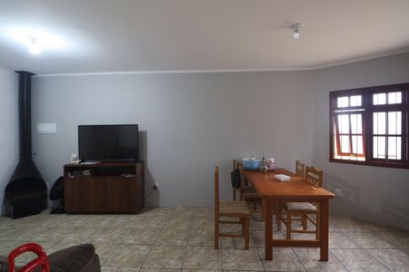 Casa à venda com 156m², 4 quartos e 4 vagasSala