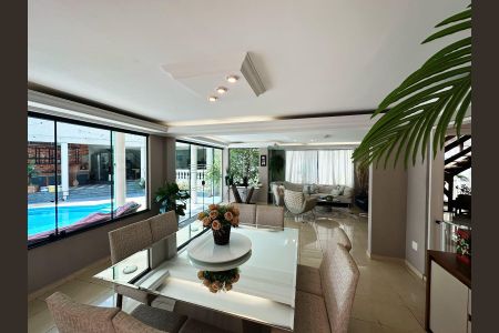 Casa de condomínio para alugar com 566m², 3 quartos e 6 vagasSala de Jantar