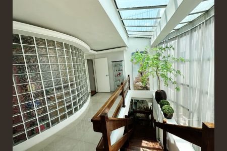 Casa de condomínio para alugar com 566m², 3 quartos e 6 vagasSegundo andar