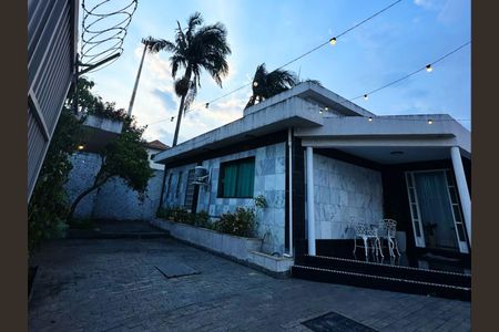 Casa de condomínio para alugar com 566m², 3 quartos e 6 vagasFachada