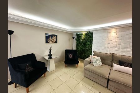 Casa de condomínio para alugar com 566m², 3 quartos e 6 vagasSala de TV