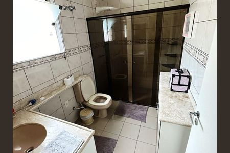 Casa de condomínio para alugar com 566m², 3 quartos e 6 vagasBanheiro da suíte 3