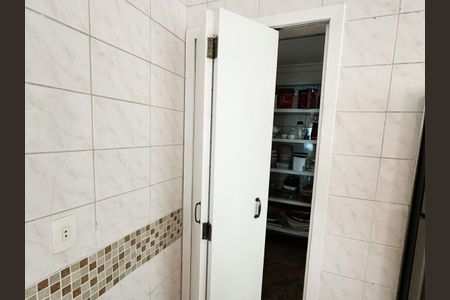 Casa de condomínio para alugar com 566m², 3 quartos e 6 vagasCozinha 