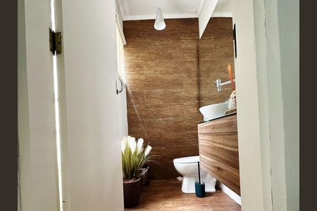 Casa de condomínio para alugar com 566m², 3 quartos e 6 vagasLavabo