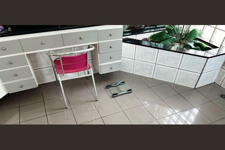 Casa de condomínio para alugar com 566m², 3 quartos e 6 vagasBanheiro da suíte 1