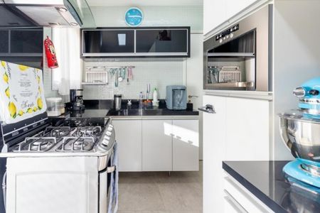 Cozinha de apartamento à venda com 3 quartos, 180m² em Água Branca, São Paulo