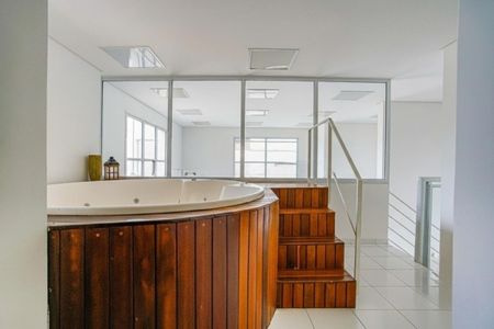 Banheiro de apartamento à venda com 3 quartos, 180m² em Água Branca, São Paulo