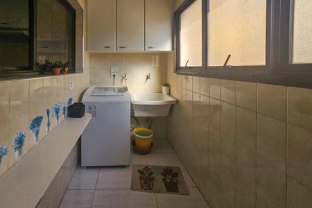 Apartamento para alugar com 144m², 3 quartos e 1 vagaÁrea de Serviço