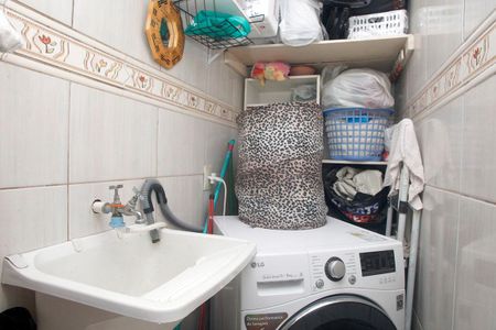 Apartamento para alugar com 60m², 2 quartos e sem vagaCozinha e Área de Serviço