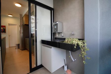 Apartamento à venda com 200m², 3 quartos e 2 vagas Apartamento à venda com 200m², 3 quartos e 2 vagasÁrea de Serviço