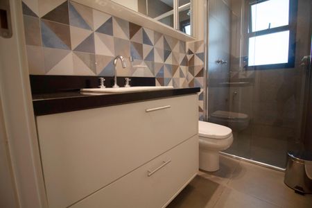 Apartamento à venda com 200m², 3 quartos e 2 vagas Apartamento à venda com 200m², 3 quartos e 2 vagasBanheiro