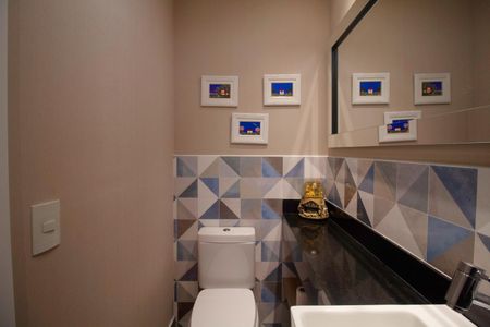 Apartamento à venda com 200m², 3 quartos e 2 vagas Apartamento à venda com 200m², 3 quartos e 2 vagasLavabo