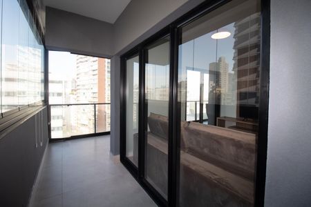 Apartamento à venda com 200m², 3 quartos e 2 vagas Apartamento à venda com 200m², 3 quartos e 2 vagasVaranda