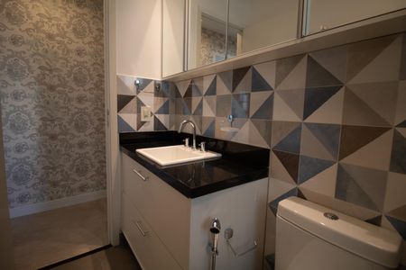 Apartamento à venda com 200m², 3 quartos e 2 vagas Apartamento à venda com 200m², 3 quartos e 2 vagasBanheiro