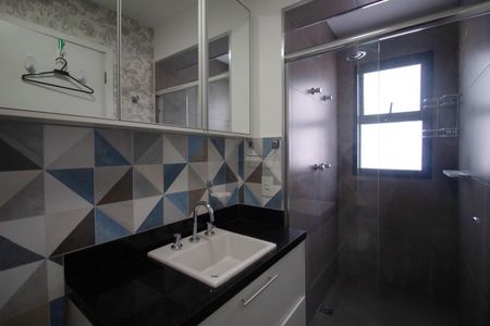 Apartamento à venda com 200m², 3 quartos e 2 vagas Apartamento à venda com 200m², 3 quartos e 2 vagasBanheiro da Suíte