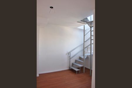 Apartamento à venda com 66m², 1 quarto e sem vagaSala